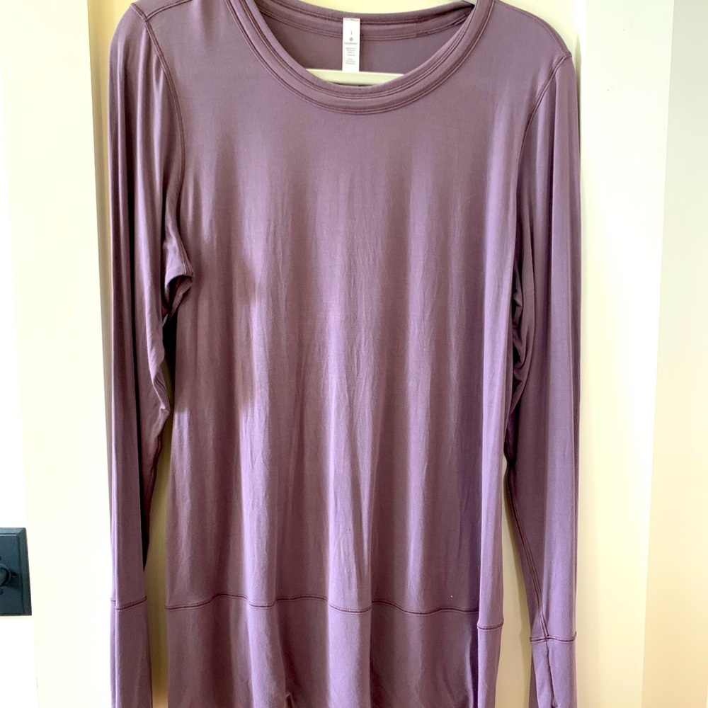 Lululemon long sleeved athletic top